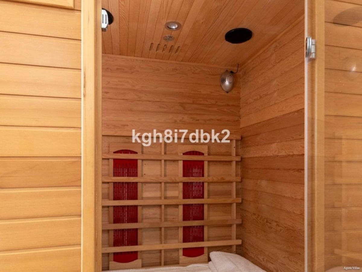 4 chambre Villa/Maison à vendre à New Golden Mile avec piscine garage - 995 000 € (Ref: 9836481)