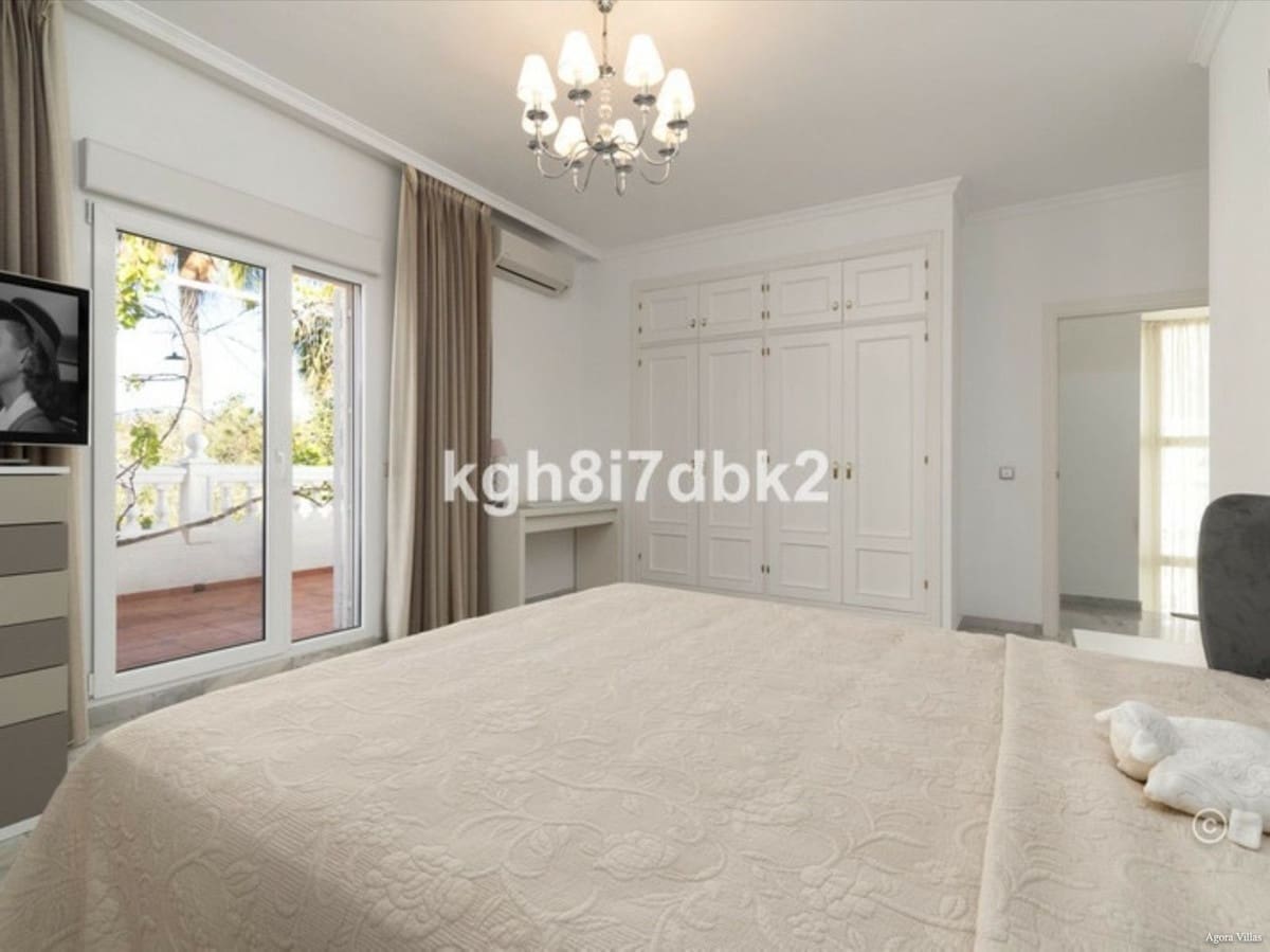 4 chambre Villa/Maison à vendre à New Golden Mile avec piscine garage - 995 000 € (Ref: 9836481)