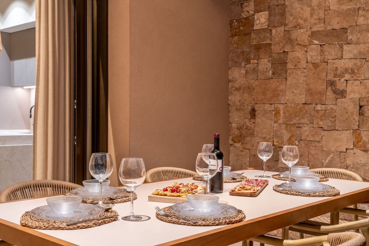 4 bedroom Villa for sale in Alhaurin de la Torre with pool garage - € 2,200,000 (Ref: 9840388)