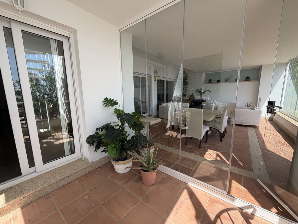 3 soveværelse Semi-Rækkehus til salg i Marbella med swimmingpool - € 795.000 (Ref: 9840389)