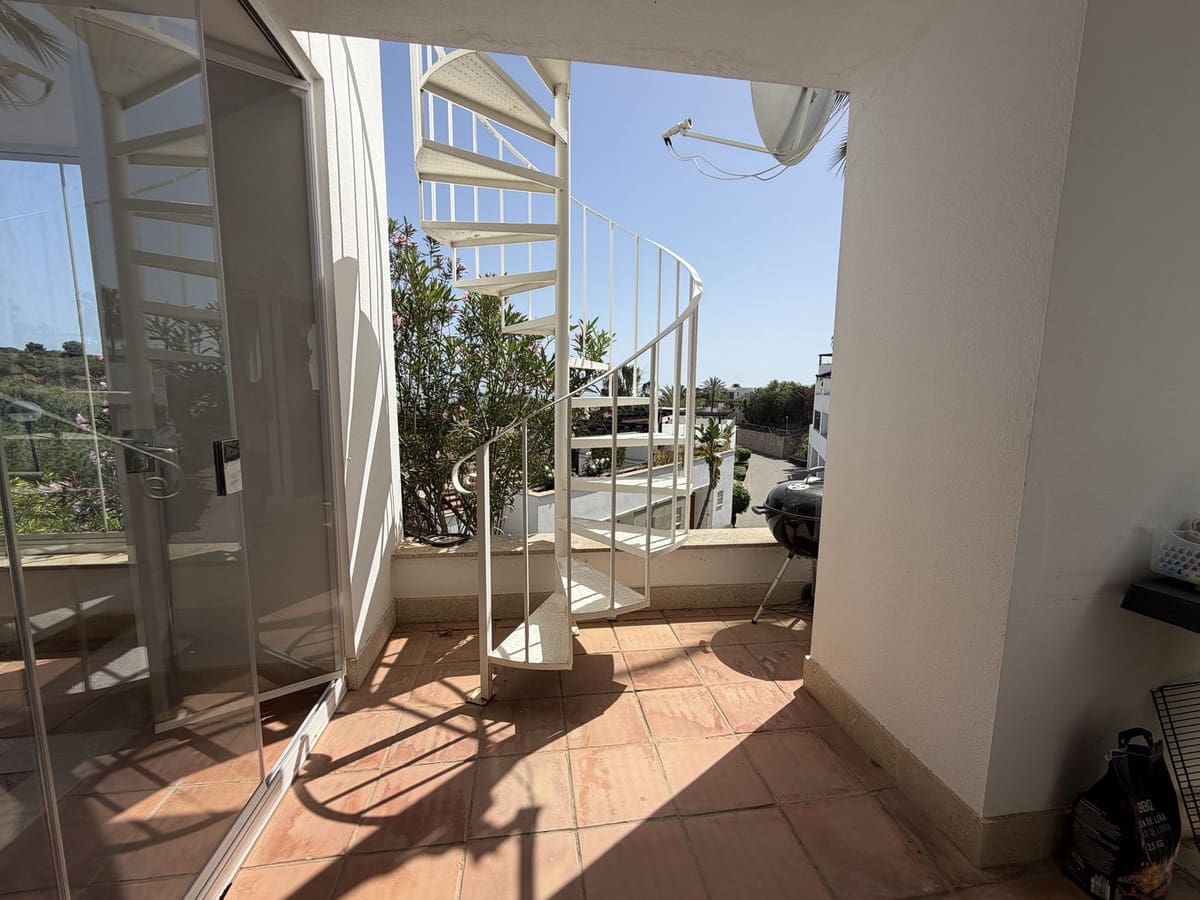 3 soveværelse Semi-Rækkehus til salg i Marbella med swimmingpool - € 795.000 (Ref: 9840389)