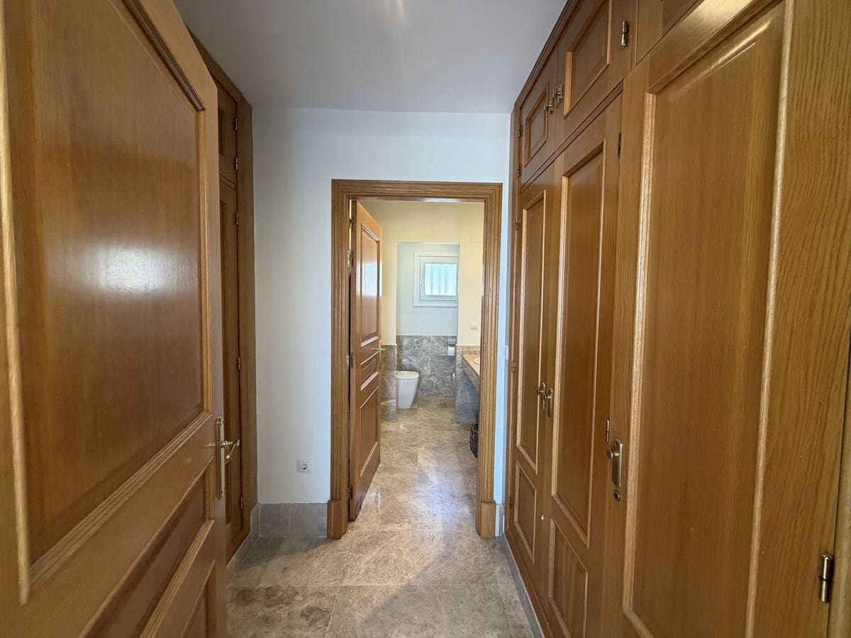 3 soveværelse Semi-Rækkehus til salg i Marbella med swimmingpool - € 795.000 (Ref: 9840389)
