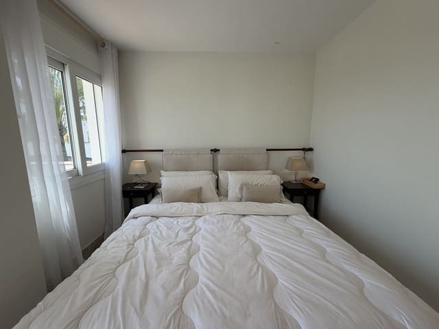 3 sovrum Semi-fristående Villa till salu i Marbella med pool - 795 000 € (Ref: 9840389)
