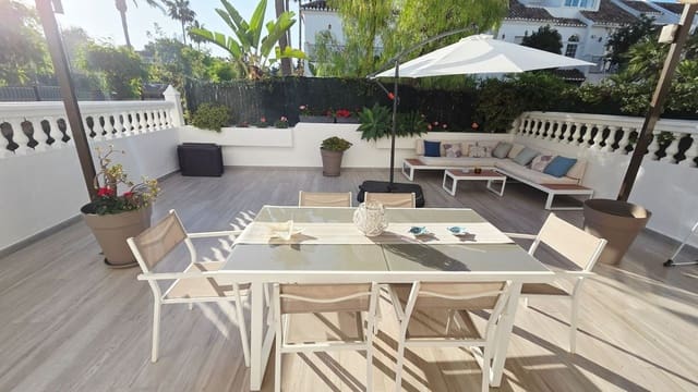 3 sovrum Semi-fristående Villa till salu i Golden Mile, Marbella med pool - 1 335 000 € (Ref: 9841072)