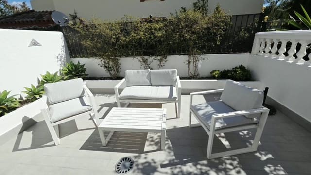 3 sovrum Semi-fristående Villa till salu i Golden Mile, Marbella med pool - 1 335 000 € (Ref: 9841072)