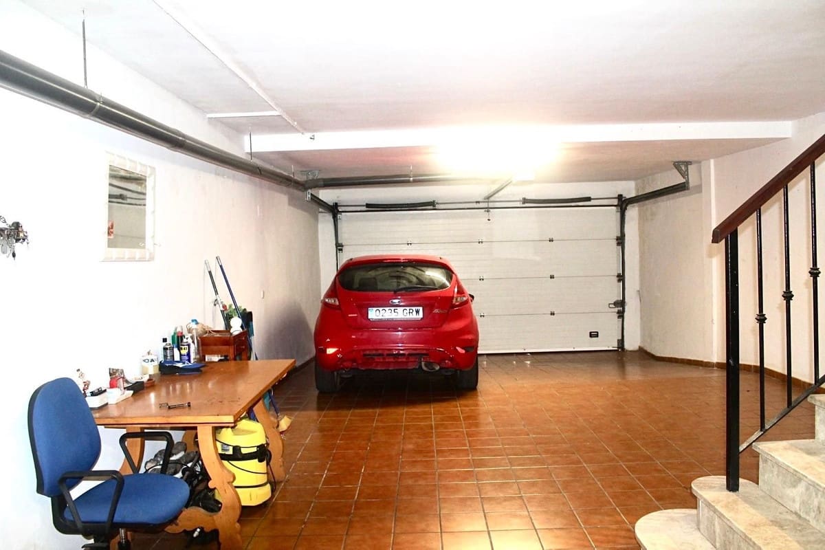 Pareado de 4 habitaciones en Marbella en venta con piscina garaje - 650.000 € (Ref: 9841073)