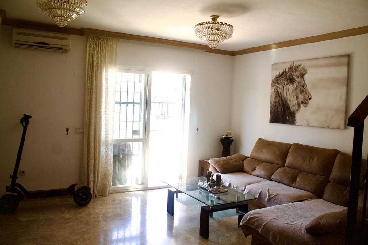 Pareado de 4 habitaciones en Marbella en venta con piscina garaje - 650.000 € (Ref: 9841073)