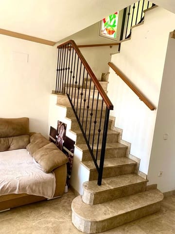 4 sovrum Semi-fristående Villa till salu i Marbella med pool garage - 650 000 € (Ref: 9841073)