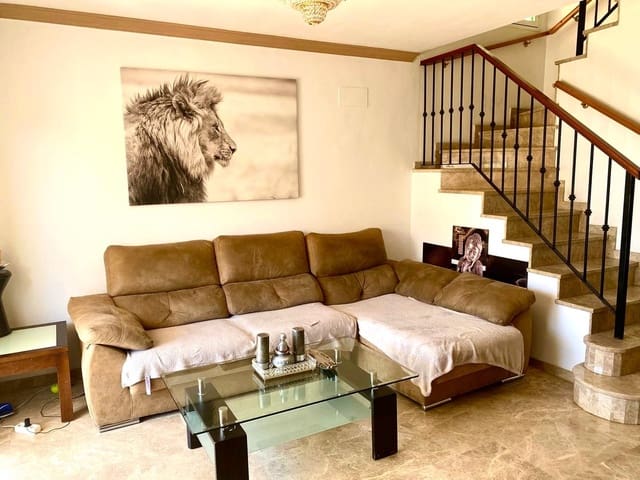 4 sovrum Semi-fristående Villa till salu i Marbella med pool garage - 650 000 € (Ref: 9841073)