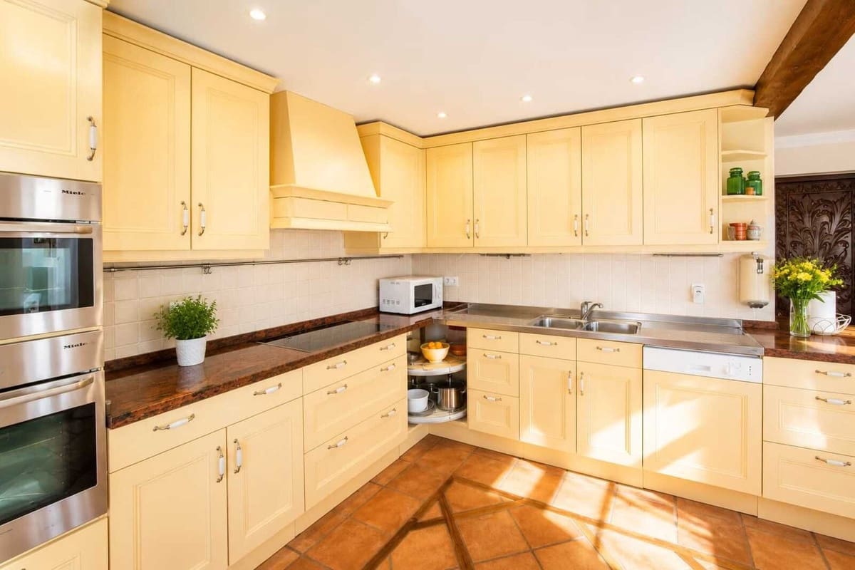 6 slaapkamer Villa te koop in Fuengirola met zwembad - € 780.000 (Ref: 9841076)