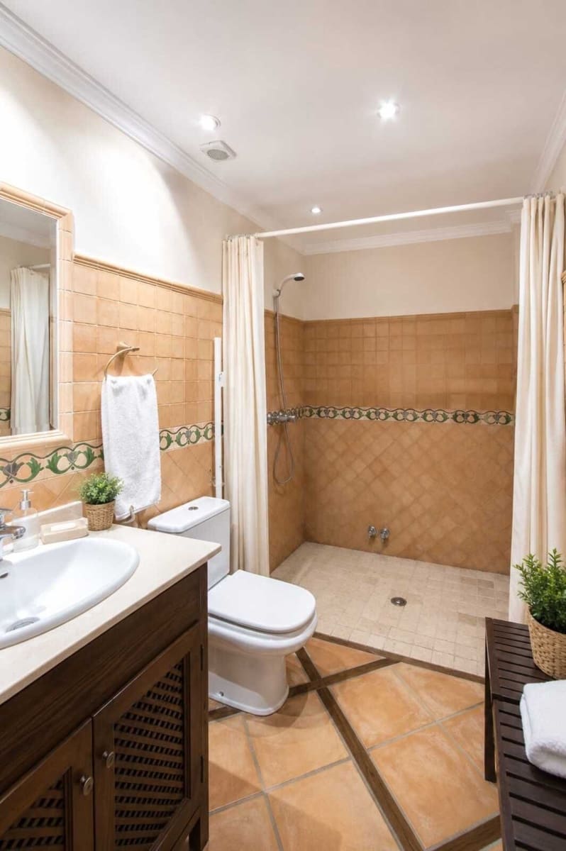 6 slaapkamer Villa te koop in Fuengirola met zwembad - € 780.000 (Ref: 9841076)
