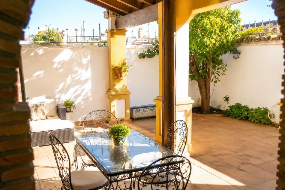 6 slaapkamer Villa te koop in Fuengirola met zwembad - € 780.000 (Ref: 9841076)