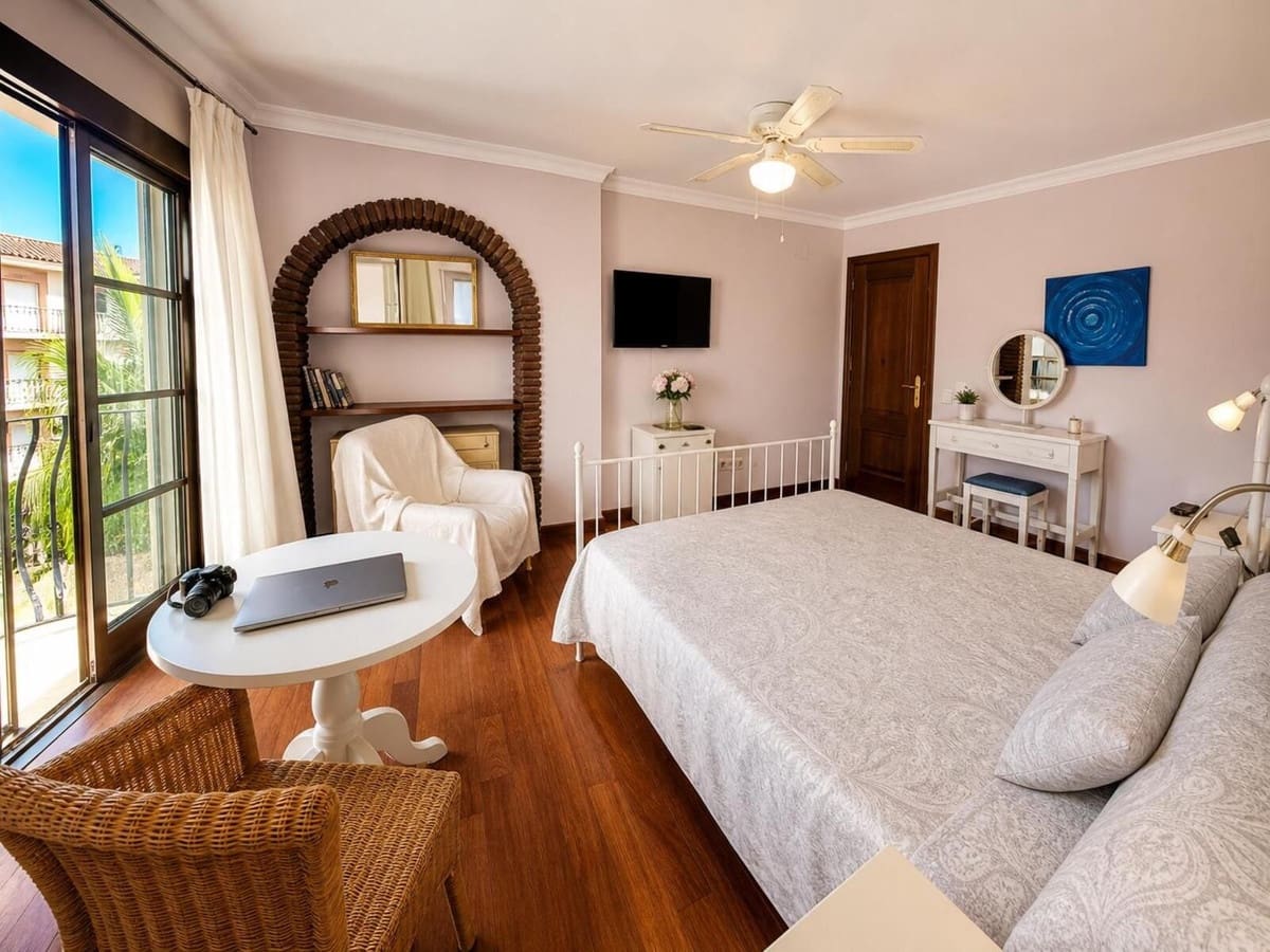 6 slaapkamer Villa te koop in Fuengirola met zwembad - € 780.000 (Ref: 9841076)