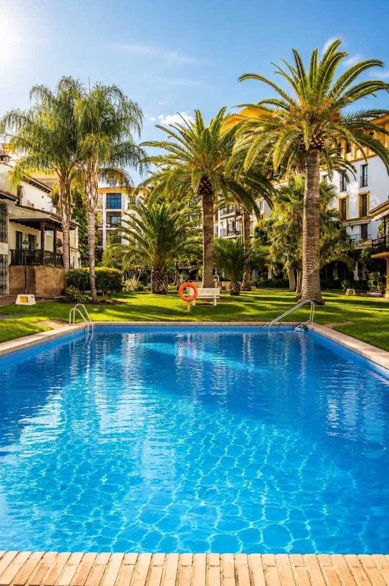 6 slaapkamer Villa te koop in Fuengirola met zwembad - € 780.000 (Ref: 9841076)