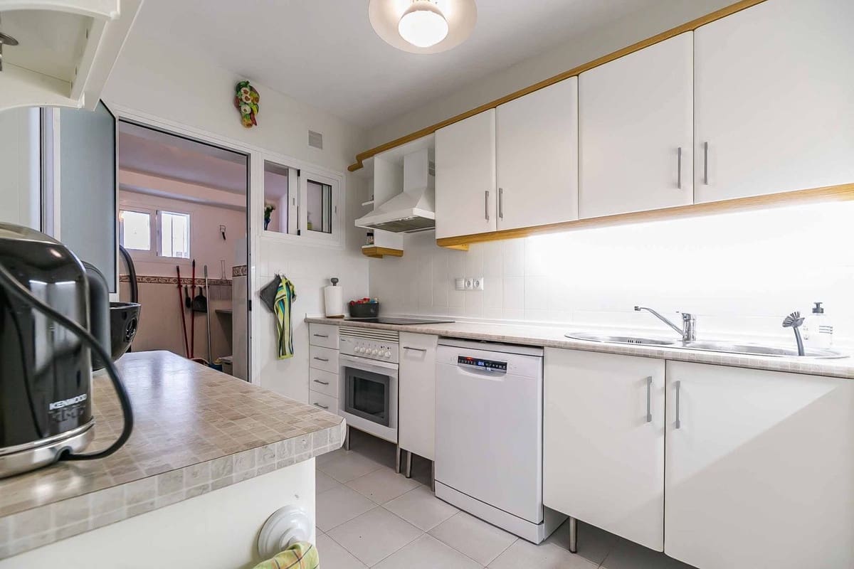 2 bedroom Townhouse for sale in Mijas with pool garage - € 365,000 (Ref: 9841079)