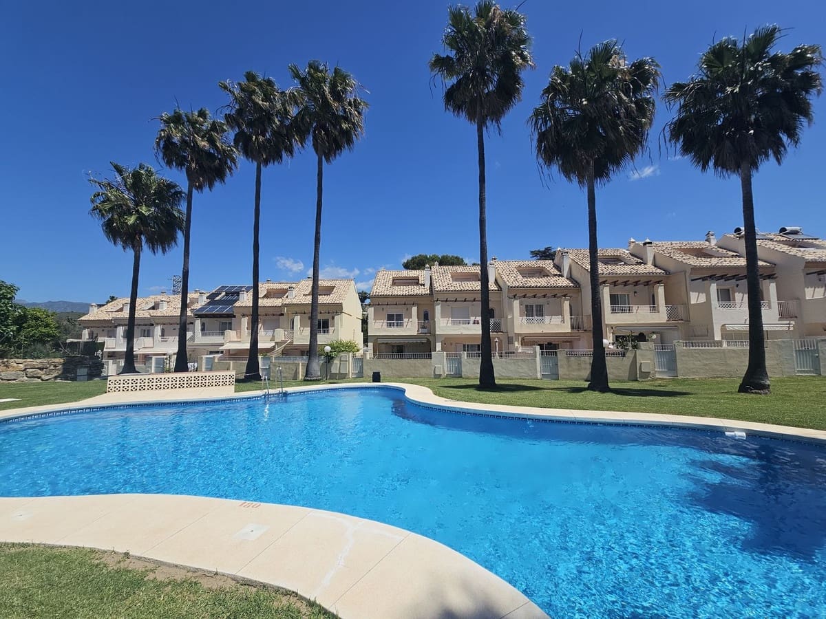 3 soverom Hus til salgs i El Rosario med svømmebasseng garasje - € 599 000 (Ref: 9841082)