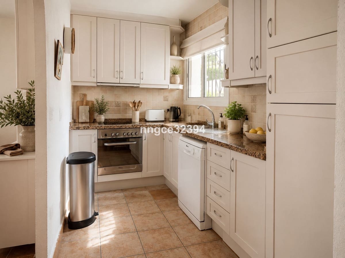 3 bedroom Townhouse for sale in Nueva Andalucia with pool - € 549,900 (Ref: 9844516)