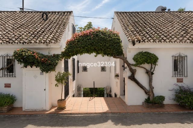 3 bedroom Townhouse for sale in La Dama de Noche - La Alzambra, Marbella with pool - € 549,900 (Ref: 9844516)