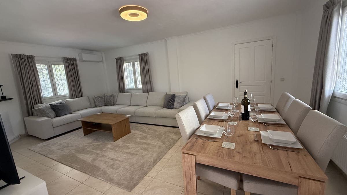 4 soveværelse Finca/Landehus til salg i La Cala de Mijas med swimmingpool - € 750.000 (Ref: 9844518)