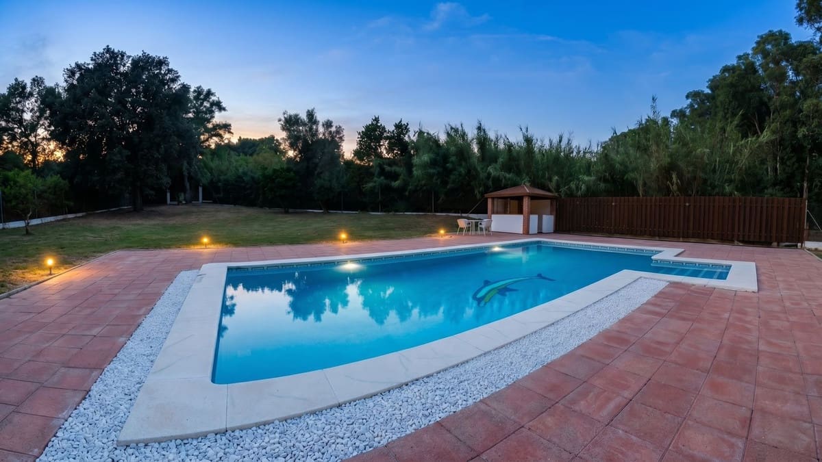 4 soveværelse Finca/Landehus til salg i La Cala de Mijas med swimmingpool - € 750.000 (Ref: 9844518)