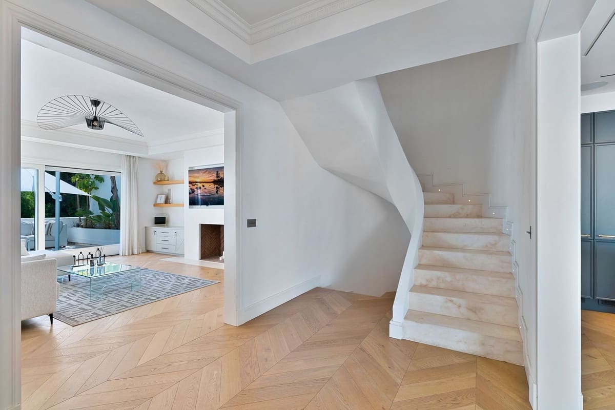 3 soveværelse Semi-Rækkehus til salg i Marbella med swimmingpool - € 1.195.000 (Ref: 9849532)