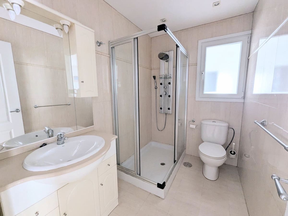 3 bedroom Townhouse for sale in Calahonda with pool - € 449,000 (Ref: 9849534)
