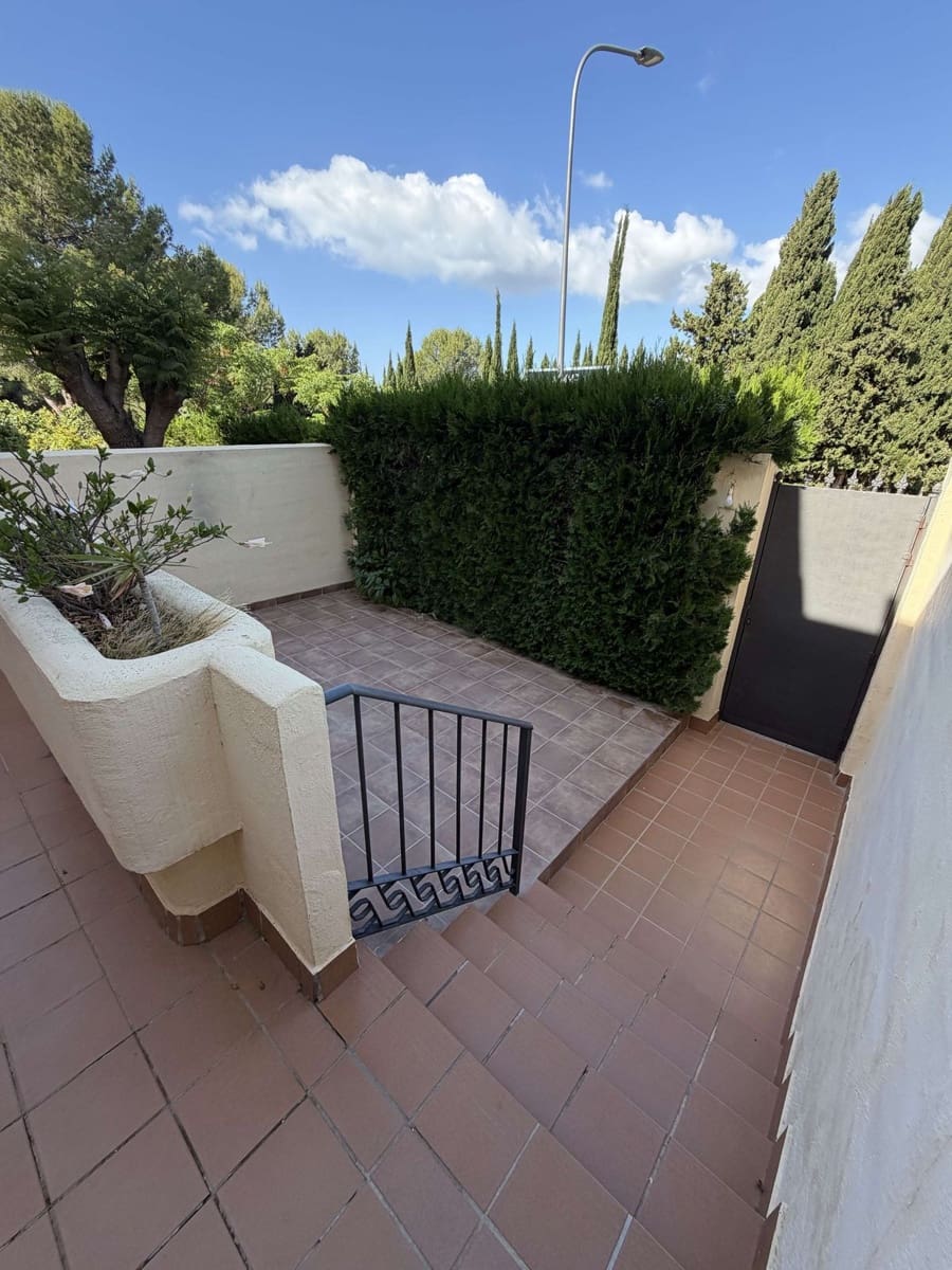 3 bedroom Townhouse for sale in Marbella with pool - € 830,000 (Ref: 9849536)