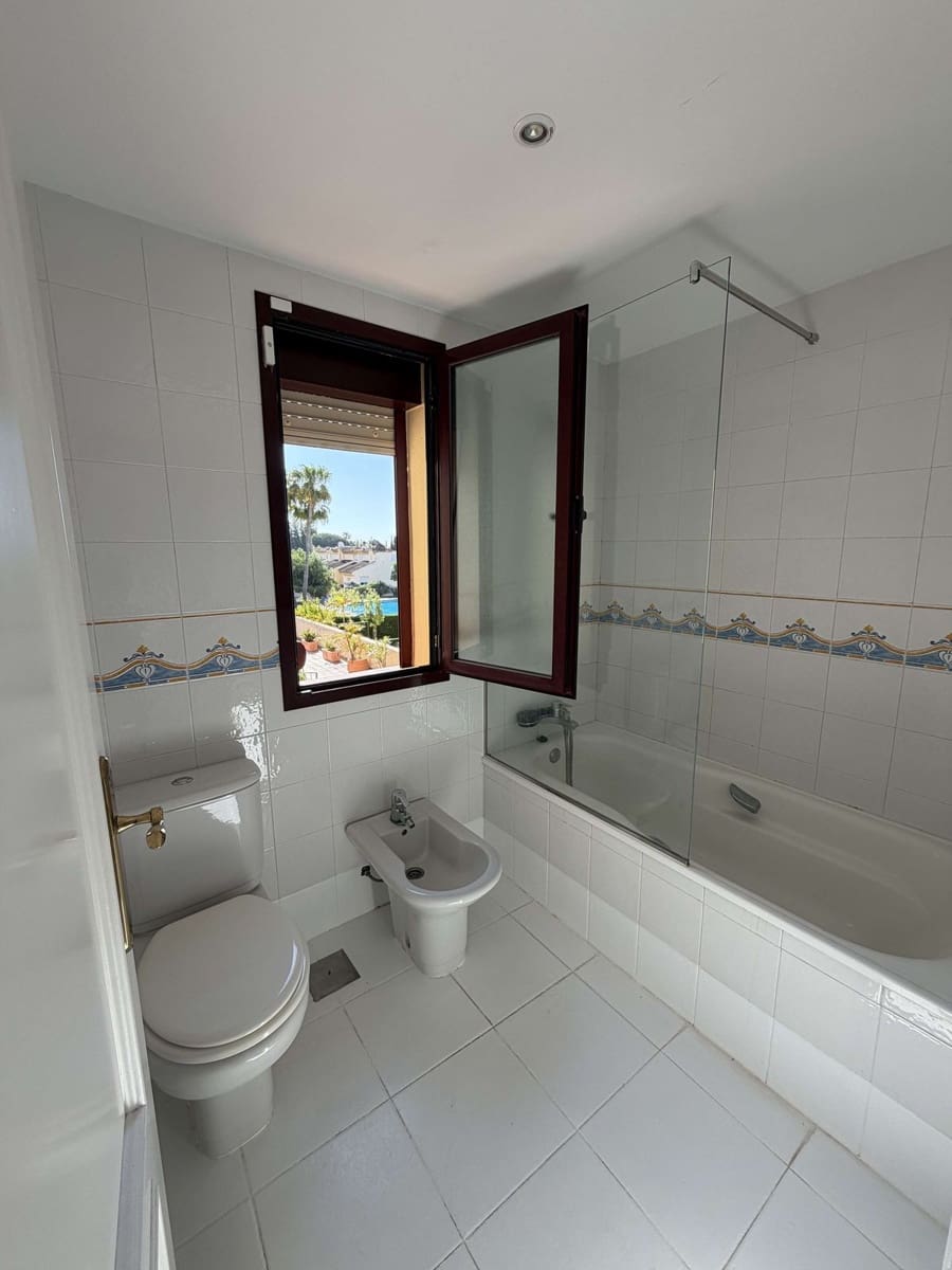 3 bedroom Townhouse for sale in Marbella with pool - € 830,000 (Ref: 9849536)