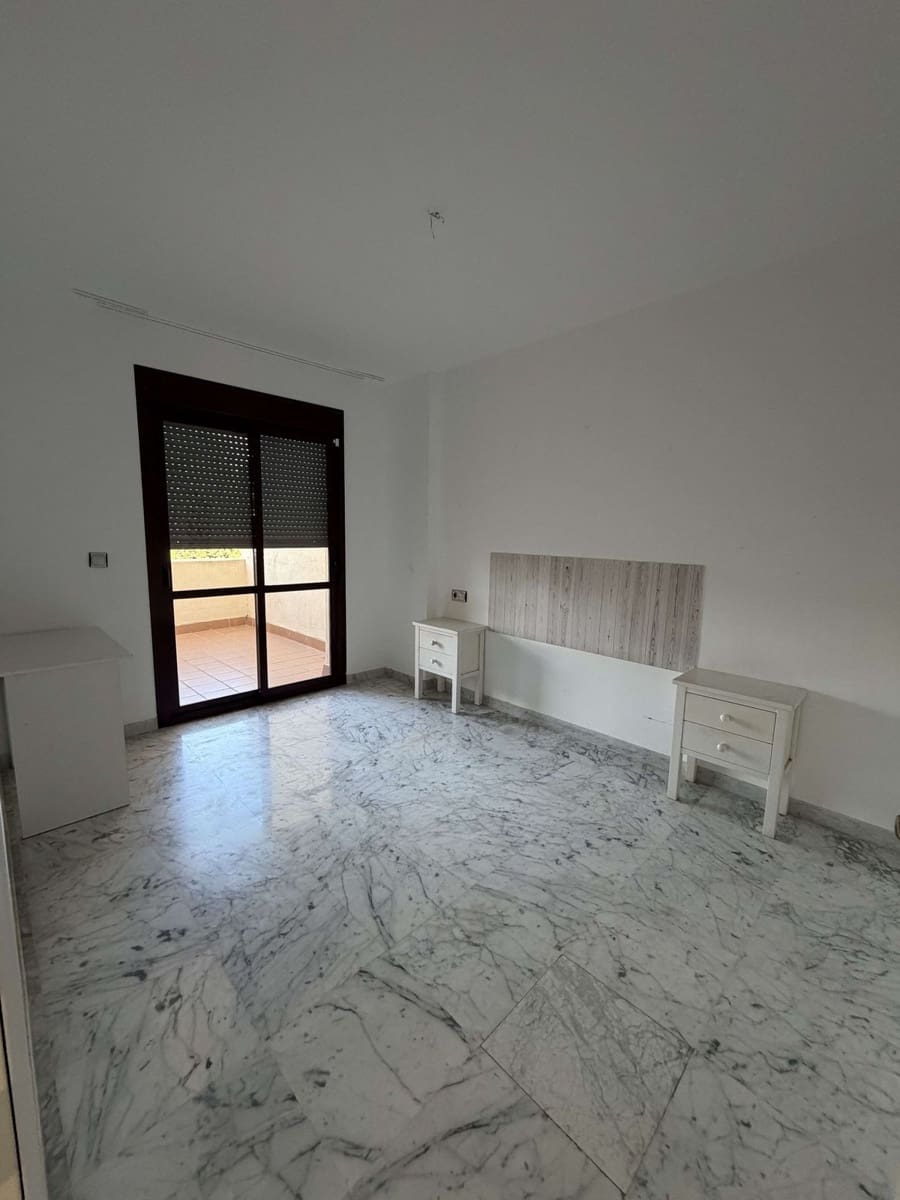 3 bedroom Townhouse for sale in Marbella with pool - € 830,000 (Ref: 9849536)