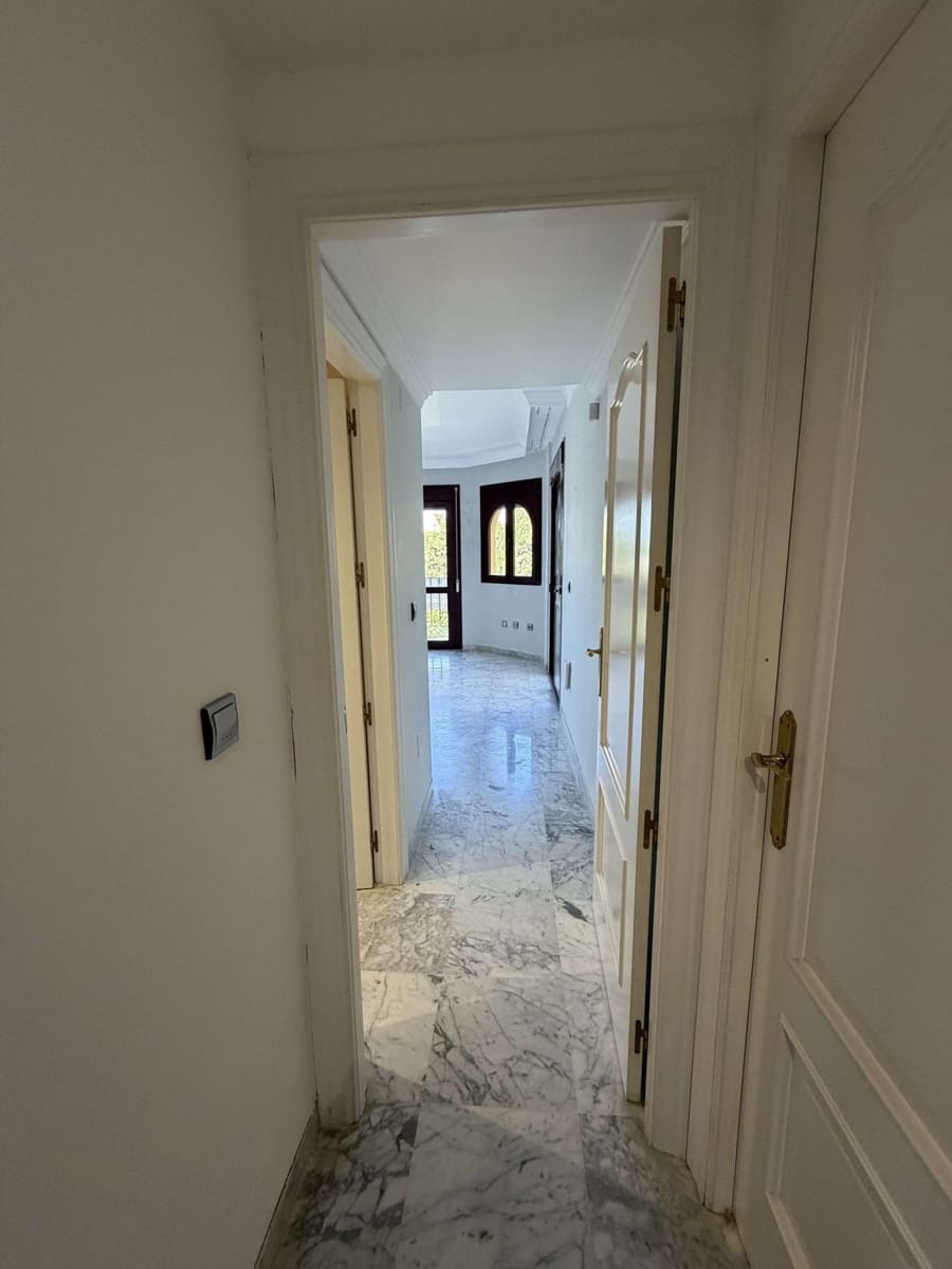 3 bedroom Townhouse for sale in Marbella with pool - € 830,000 (Ref: 9849536)
