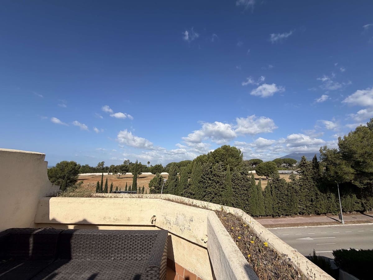 3 bedroom Townhouse for sale in Marbella with pool - € 830,000 (Ref: 9849536)