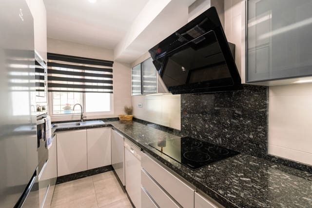 3 slaapkamer Huis te koop in La Dama de Noche - La Alzambra, Marbella met zwembad - € 620.000 (Ref: 9849537)
