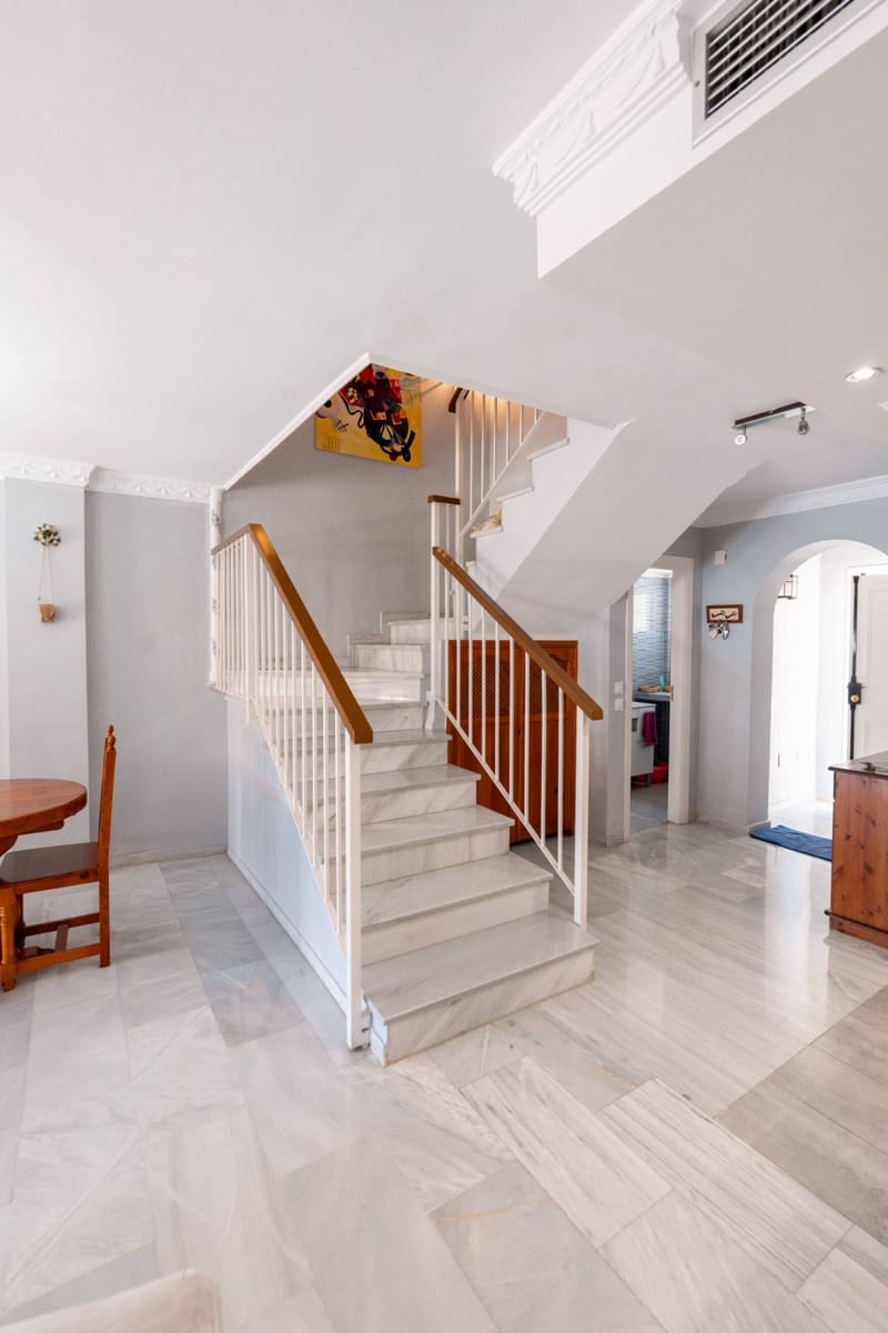 3 slaapkamer Huis te koop in Nueva Andalucia met zwembad - € 620.000 (Ref: 9849537)