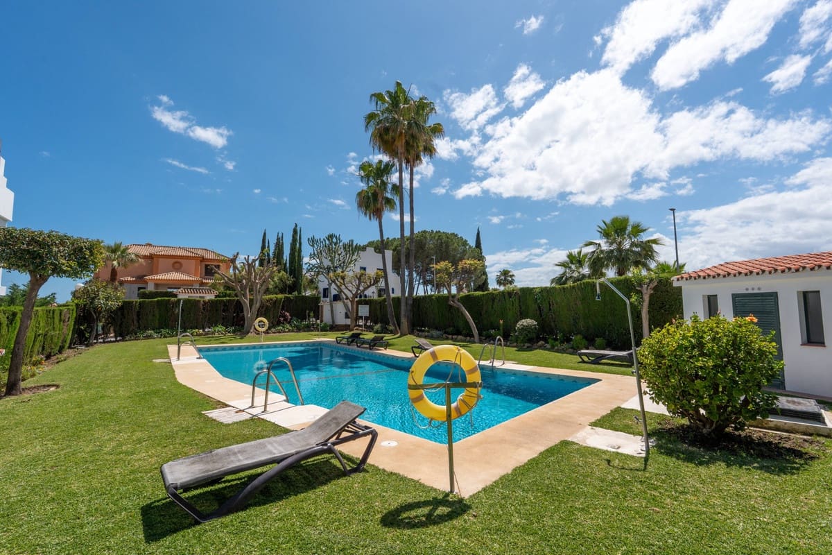 3 slaapkamer Huis te koop in Nueva Andalucia met zwembad - € 620.000 (Ref: 9849537)