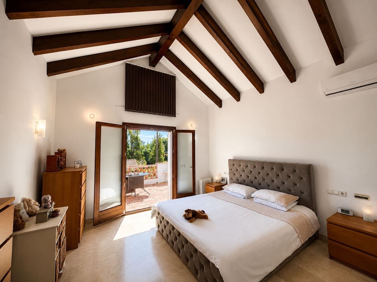 5 bedroom Villa for sale in Mijas Golf with pool - € 1,350,000 (Ref: 9849538)