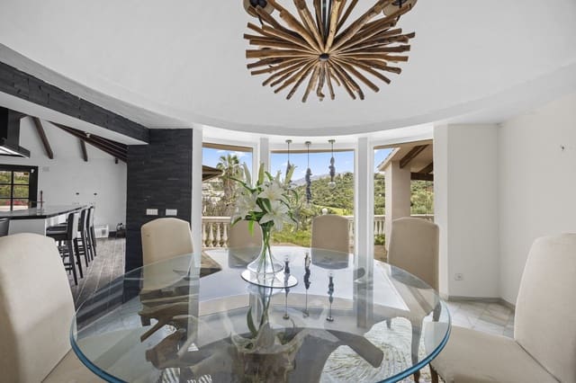 3 slaapkamer Villa te koop in Benahavís pueblo, Benahavís met zwembad - € 2.650.000 (Ref: 9849539)