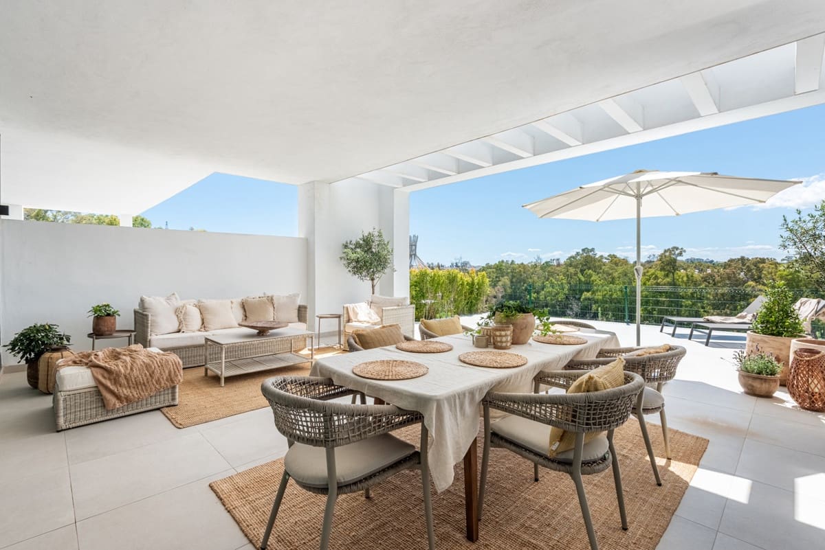 4 chambre Villa/Maison Semi-Mitoyenne à vendre à San Pedro de Alcantara avec piscine - 1 395 000 € (Ref: 9849540)