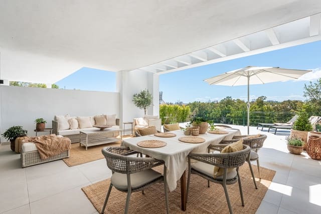 4 camera da letto Villetta Bifamiliare in vendita in San Pedro de Alcántara Pueblo, Marbella con piscina - 1.395.000 € (Rif: 9849540)