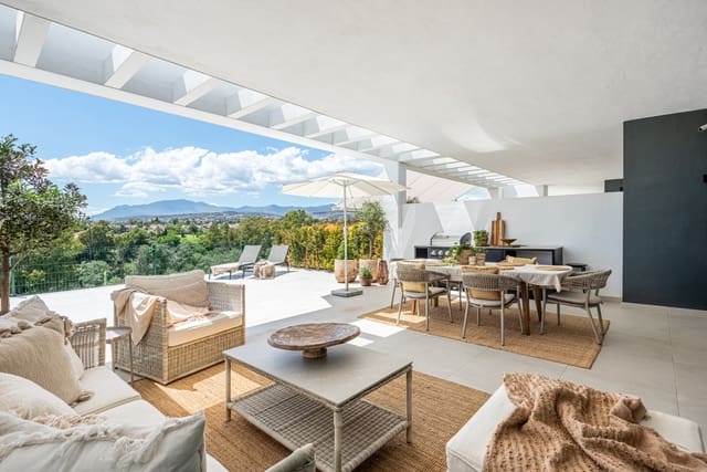 4 camera da letto Villetta Bifamiliare in vendita in San Pedro de Alcántara Pueblo, Marbella con piscina - 1.395.000 € (Rif: 9849540)