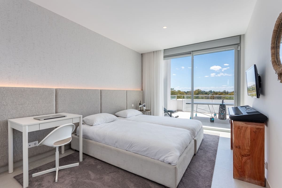 4 chambre Villa/Maison Semi-Mitoyenne à vendre à San Pedro de Alcantara avec piscine - 1 395 000 € (Ref: 9849540)