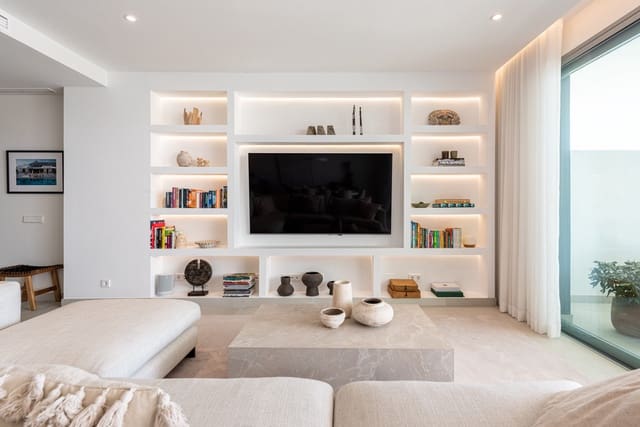 4 soveværelse Semi-Rækkehus til salg i San Pedro de Alcántara Pueblo, Marbella med swimmingpool - € 1.395.000 (Ref: 9849540)