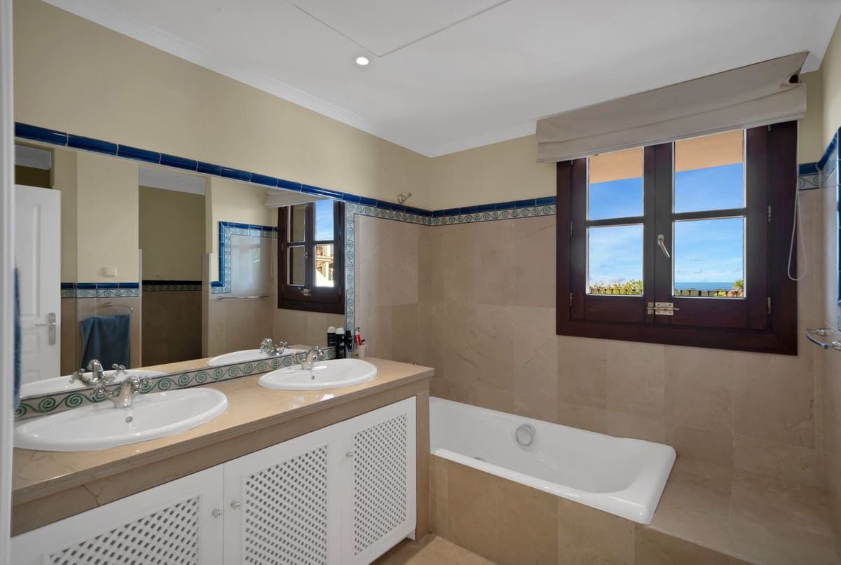 3 slaapkamer Huis te koop in Benahavis met zwembad garage - € 575.000 (Ref: 9849541)