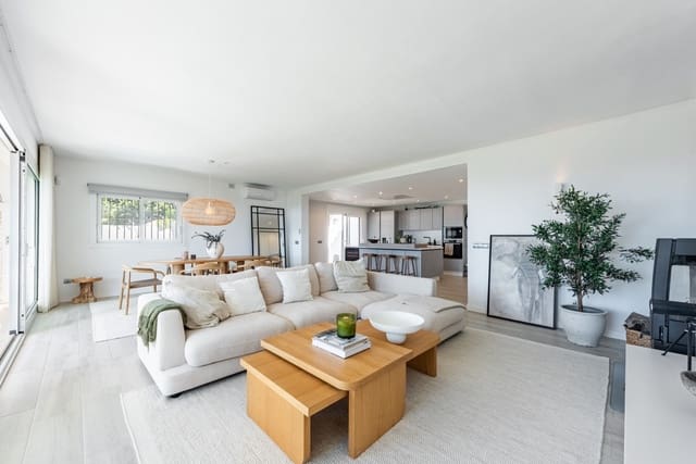 4 sovrum Semi-fristående Villa till salu i Istán med pool - 1 550 000 € (Ref: 9851900)