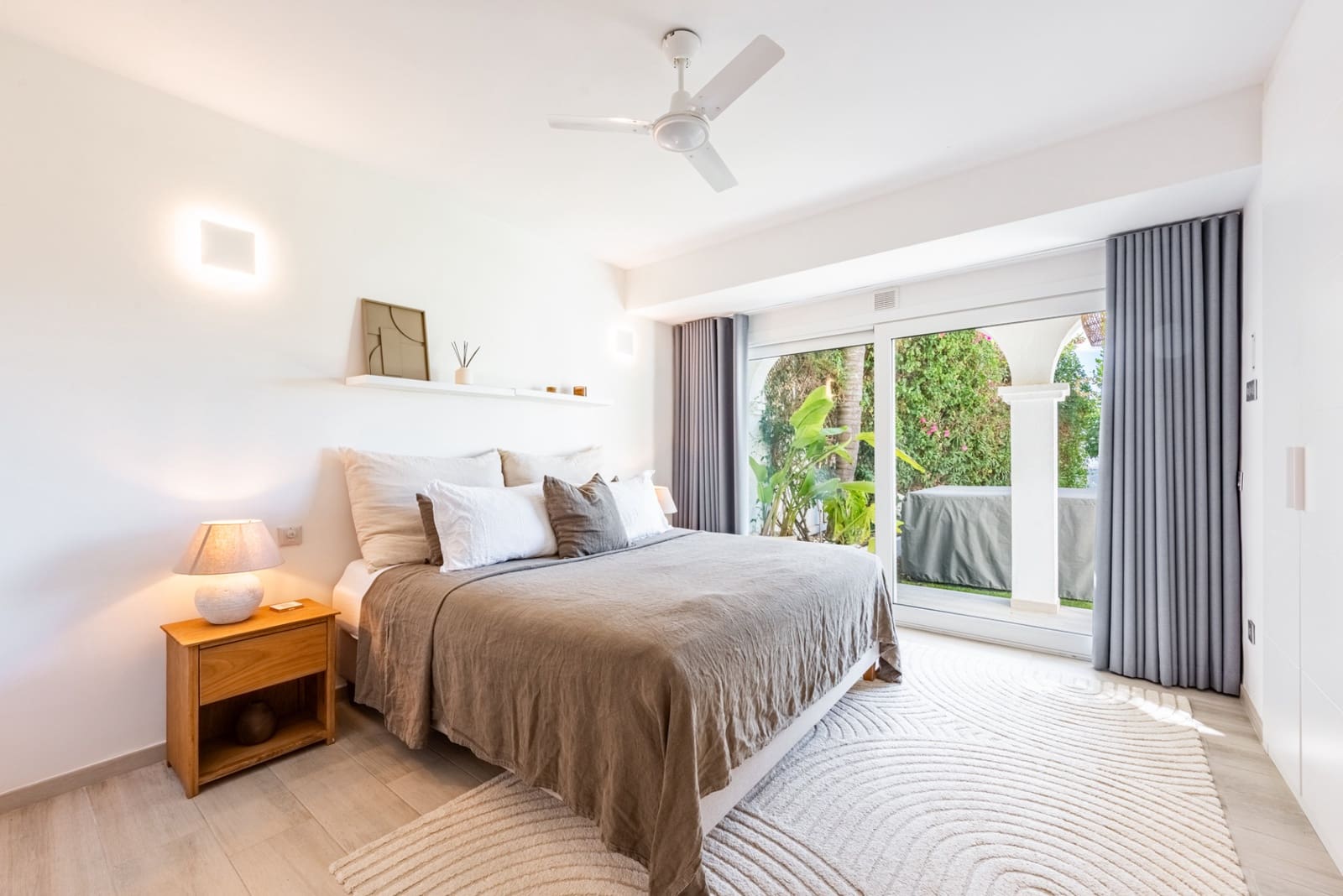 4 sovrum Semi-fristående Villa till salu i Istan med pool - 1 550 000 € (Ref: 9851900)