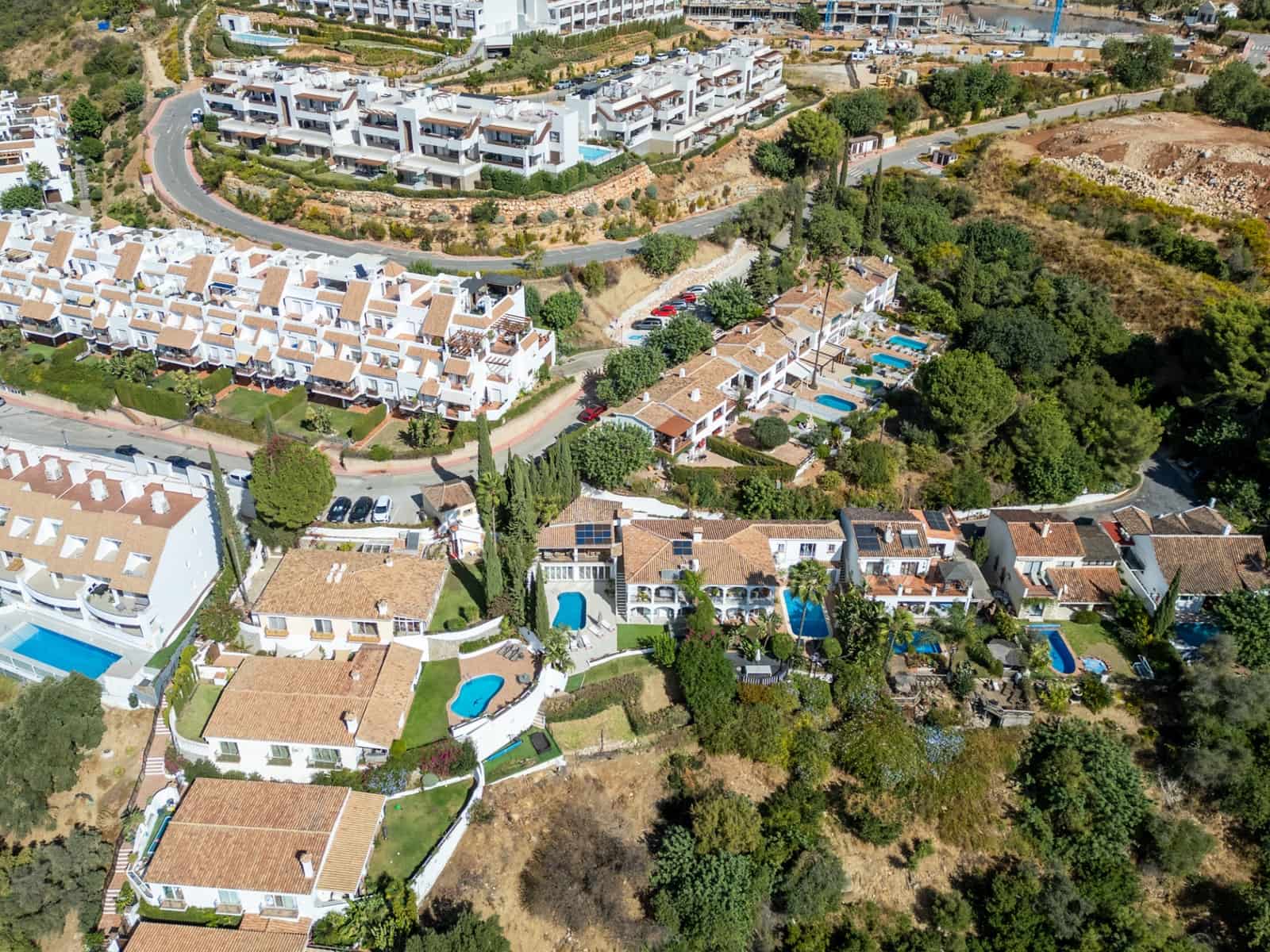 4 sovrum Semi-fristående Villa till salu i Istan med pool - 1 550 000 € (Ref: 9851900)