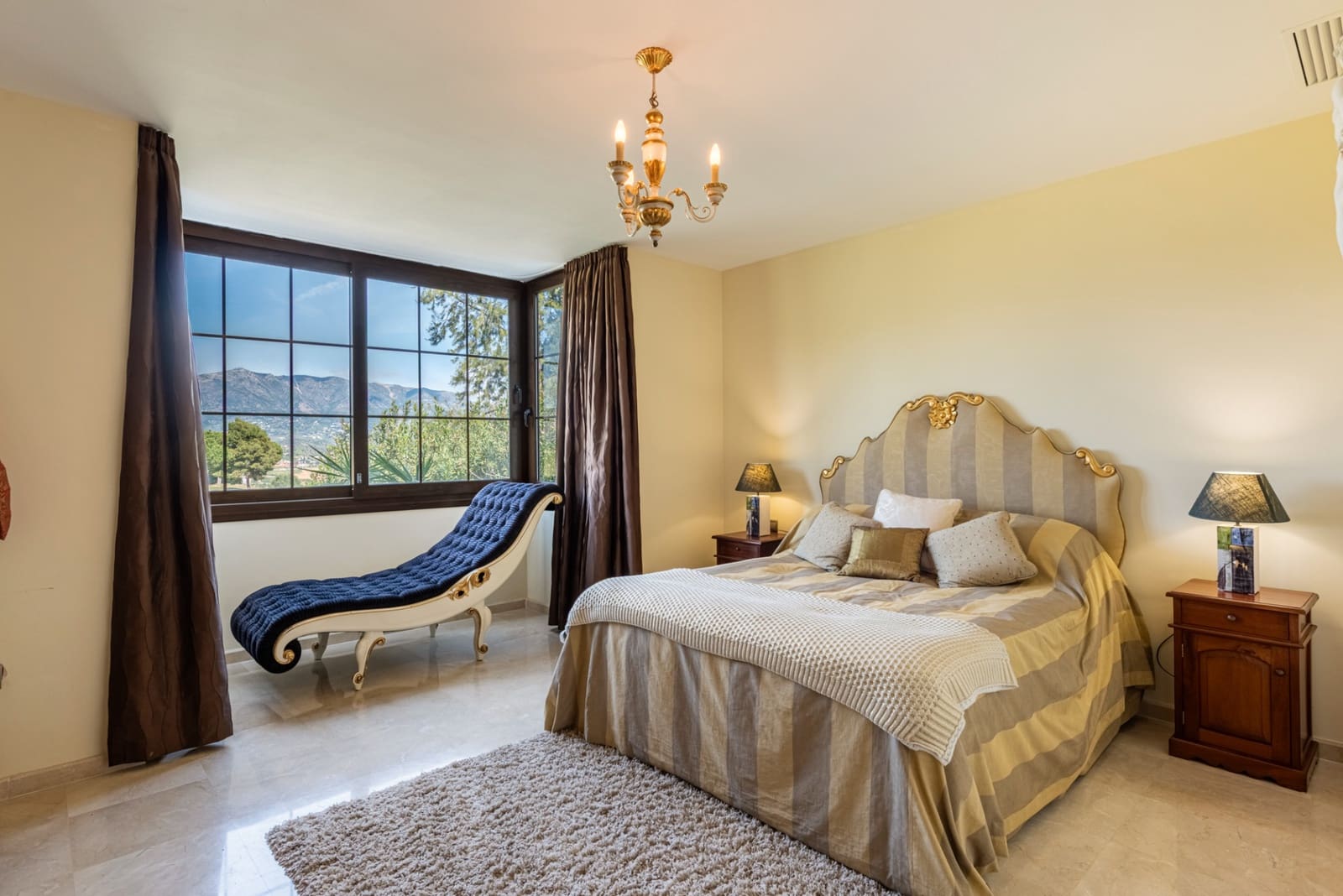 4 camera da letto Villa in vendita in Mijas Costa con piscina - 1.895.000 € (Rif: 9851901)