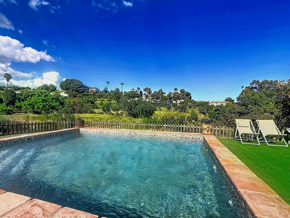 3 slaapkamer Finca/Landhuis te koop in Estepona met zwembad - € 800.000 (Ref: 9851904)