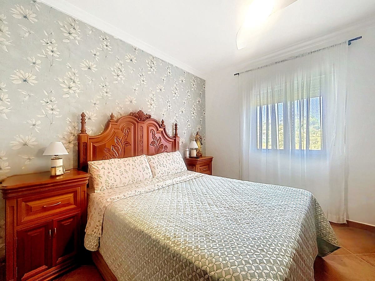 3 slaapkamer Finca/Landhuis te koop in Estepona met zwembad - € 800.000 (Ref: 9851904)
