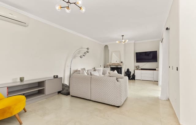 3 chambre Villa/Maison à vendre à Estepona Golf, Estepona avec piscine - 825 000 € (Ref: 9855603)