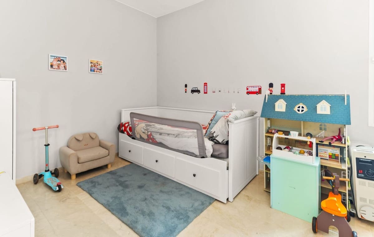 3 chambre Villa/Maison à vendre à Estepona avec piscine - 825 000 € (Ref: 9855603)